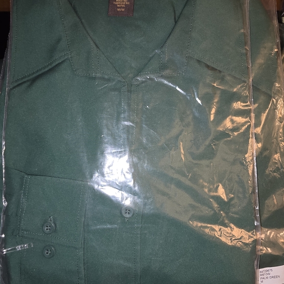 Women’s Green Button-Up Shirt – Brand New - Picture 2 of 2